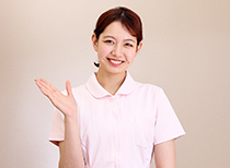 女性スタッフ
